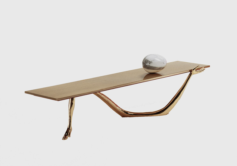 MESA BAJA-ESCULTURA LEDA边几
