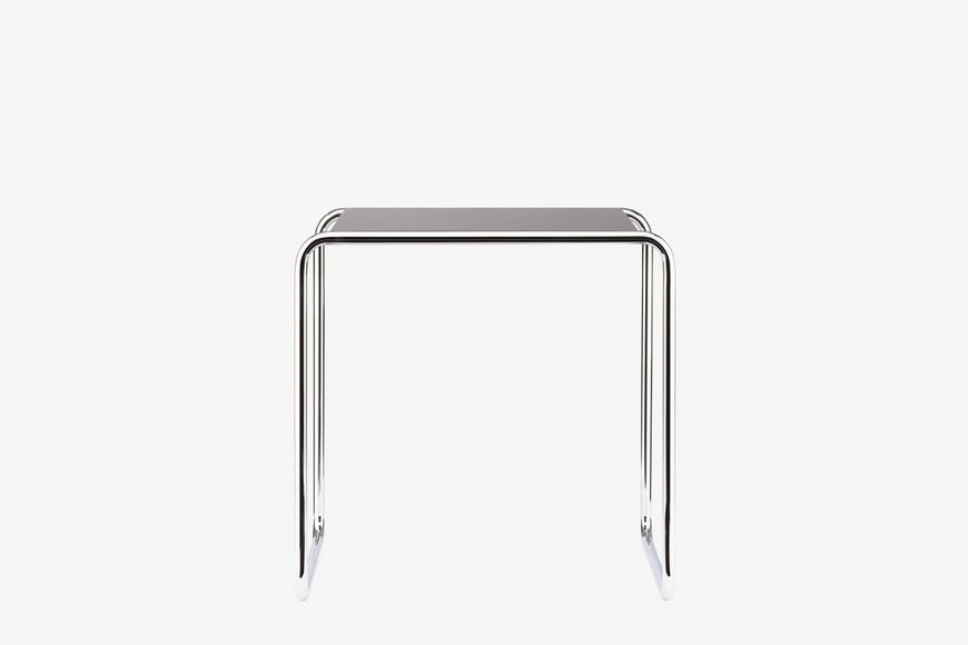 B 9 C SIDE AND NESTING TABLE 边几