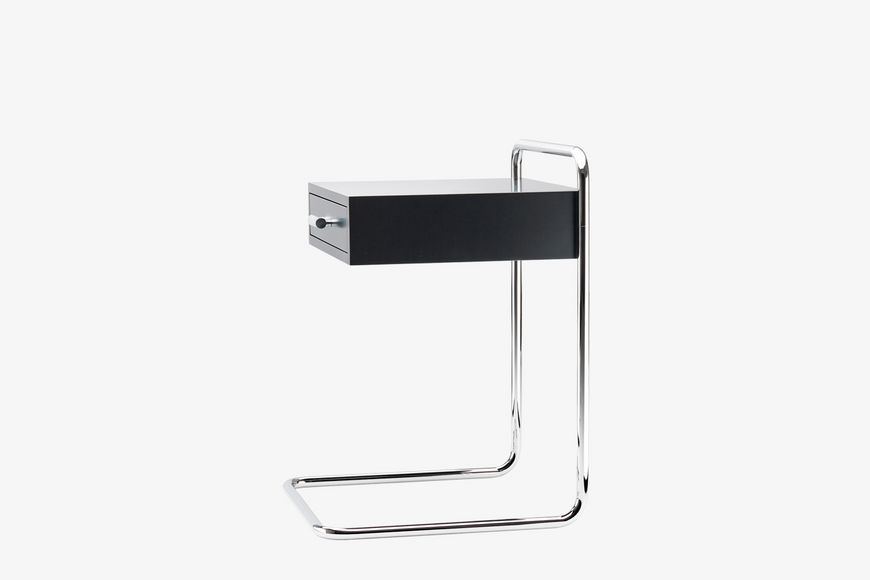 B 117 SIDE TABLE 边几
