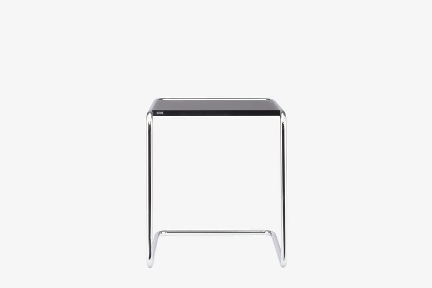 B 97 A SIDE AND NESTING TABLE 边几