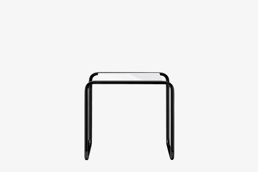 B 9 A THONET ALL SEASONS 边几